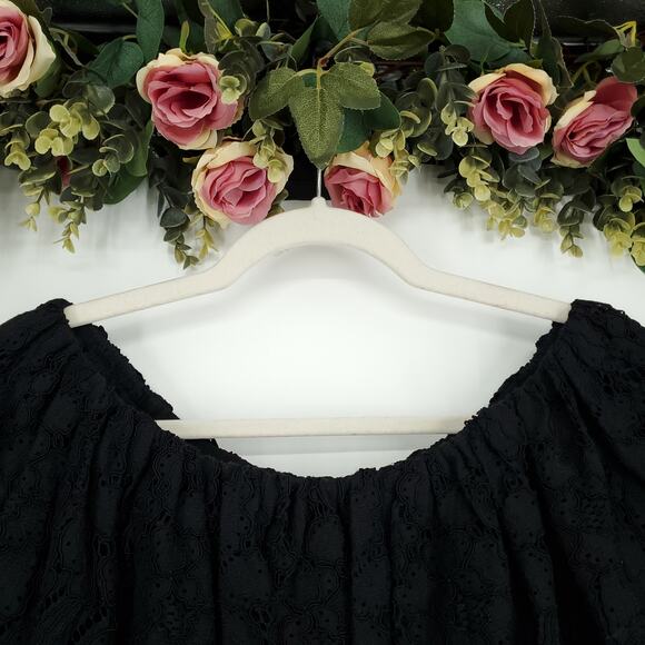 Revolve Alexis Laurena Off the Shoulder Black Top Size Medium NWT - Picture 3 of 11